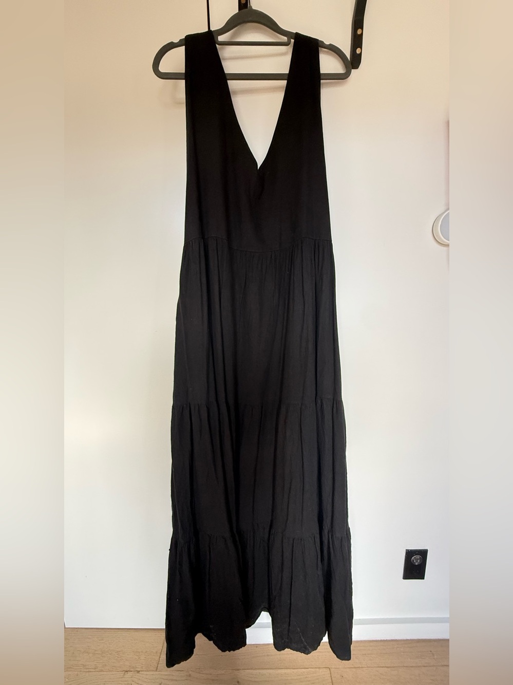 Sleeveless Black V-Neck Tiered Maxi Dress